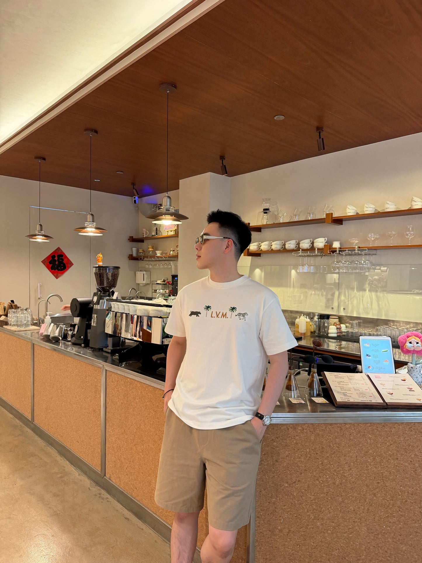 BVG / 루이비통 열대동물 자수 반팔 티셔츠