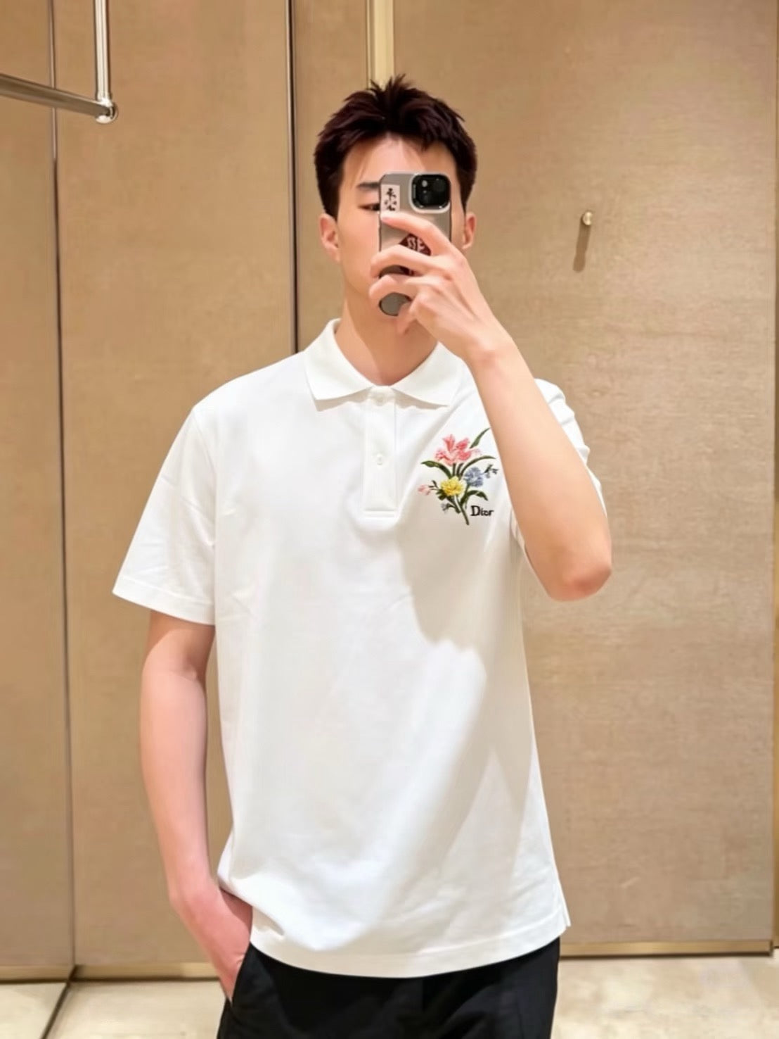 V공장 / 디올 반팔
