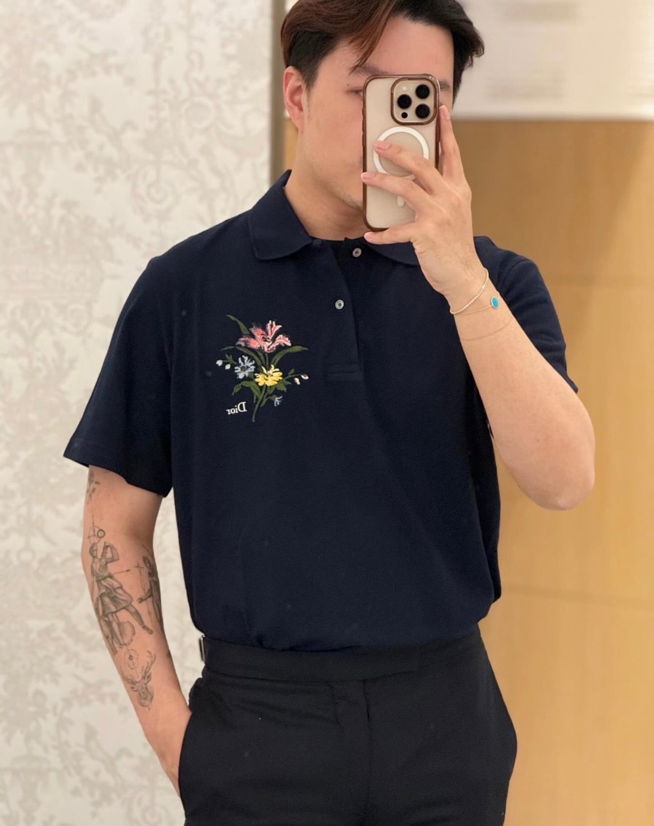V공장 / 디올 반팔
