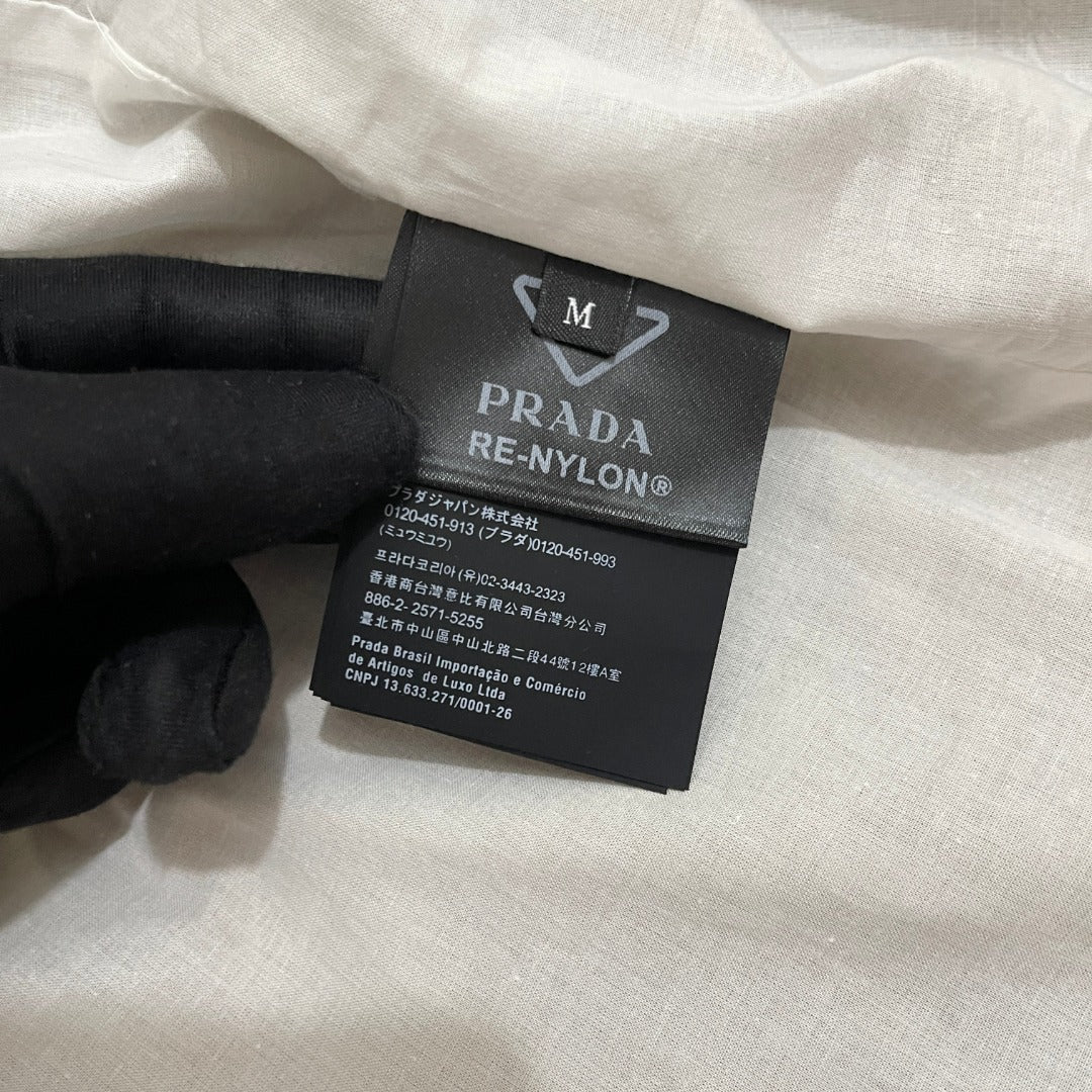 BVG / 프라다 삼각마크 지퍼 반팔 셔츠