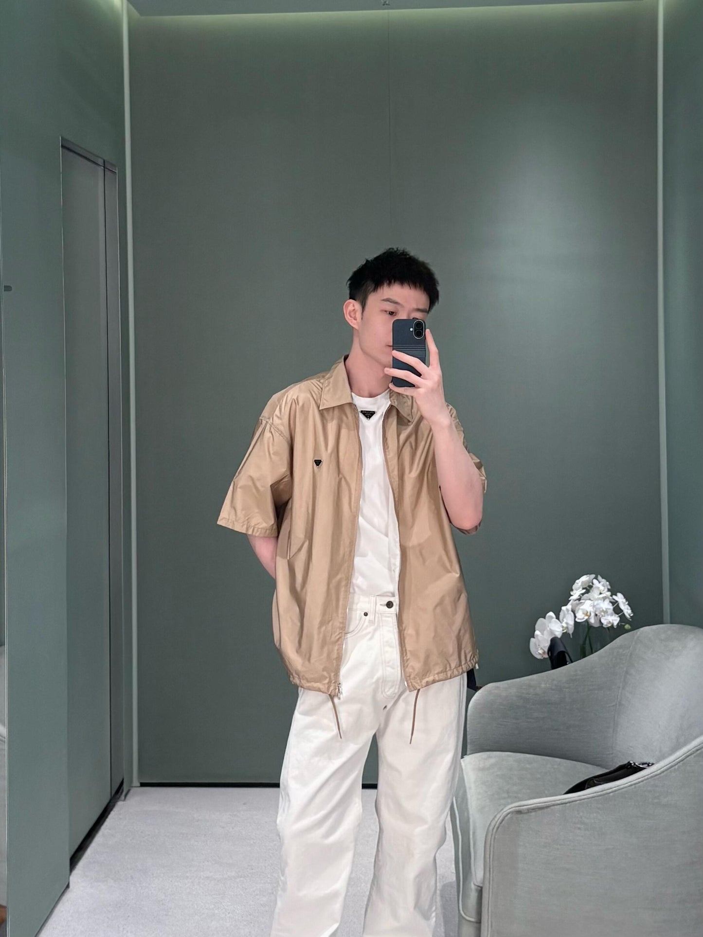 BVG / 프라다 삼각마크 지퍼 반팔 셔츠