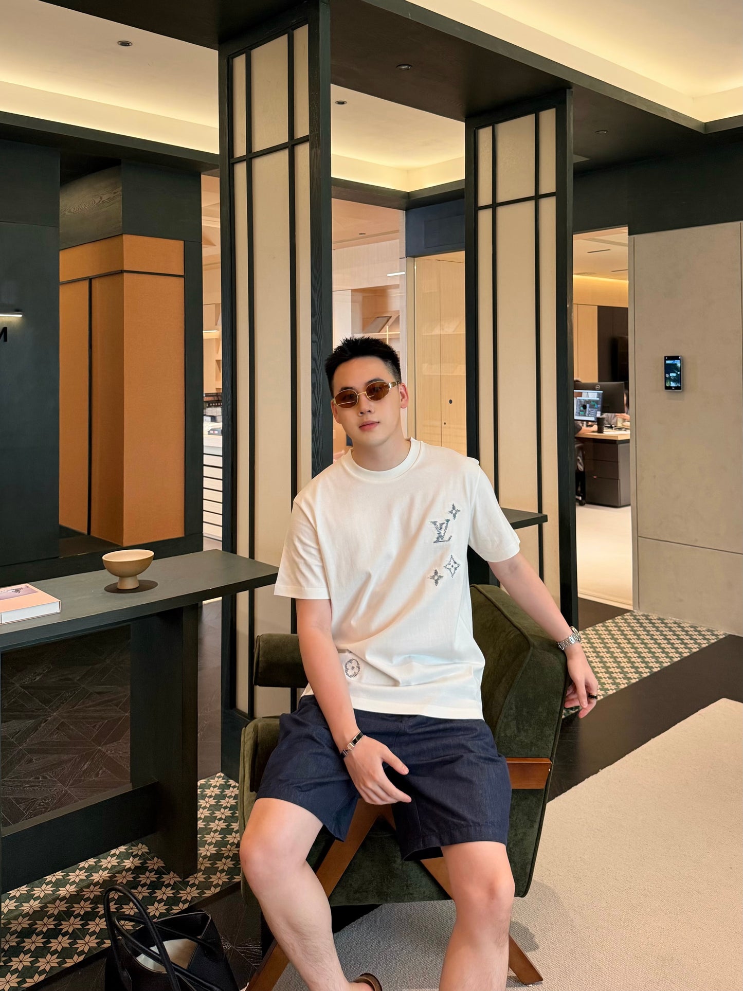 BVG / 루이비통 삼화 라인 자수 티셔츠
