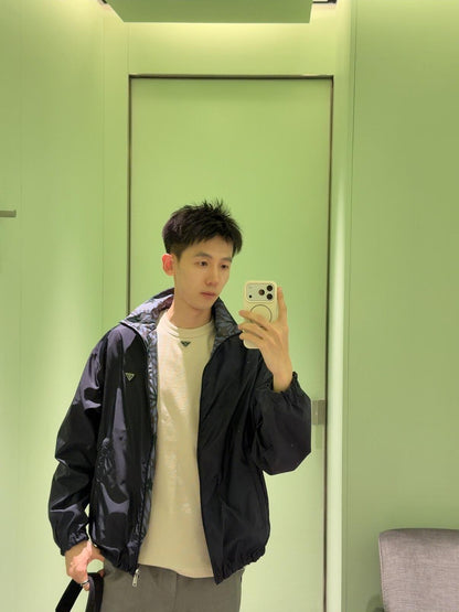 BVG / 프라다 양면 리사이클 나일론 자켓