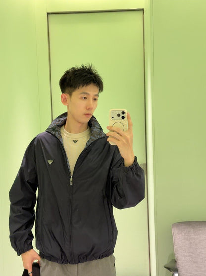 BVG / 프라다 양면 리사이클 나일론 자켓