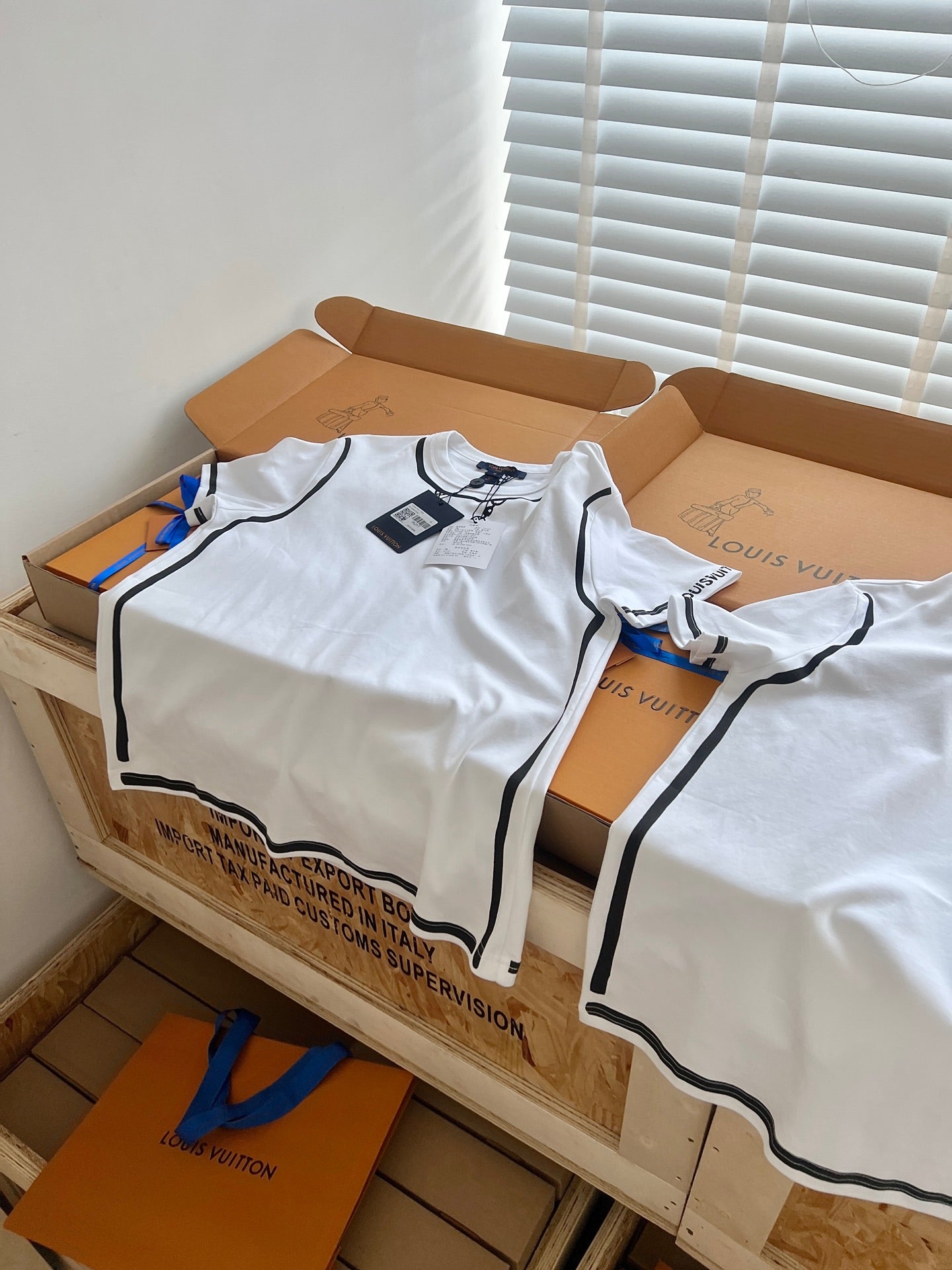 Timo / Louis Vuitton Two-Tone Line Print T-Shirt