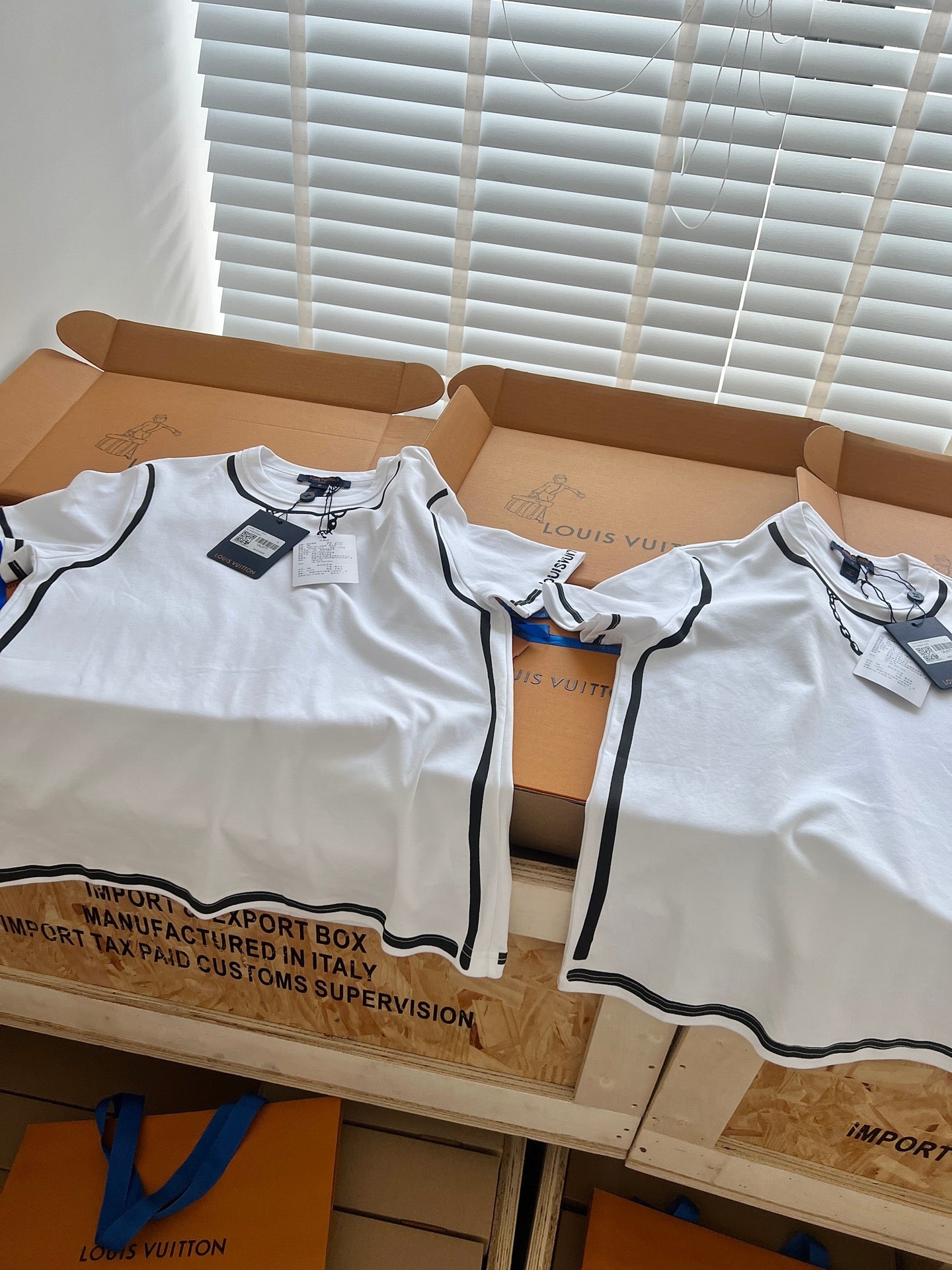 Timo / Louis Vuitton Two-Tone Line Print T-Shirt