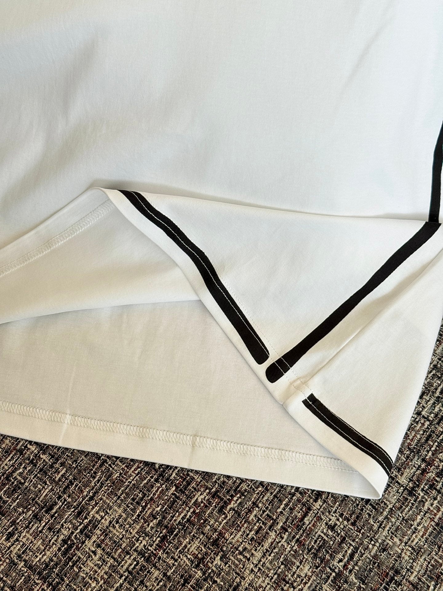 Timo / Louis Vuitton Two-Tone Line Print T-Shirt