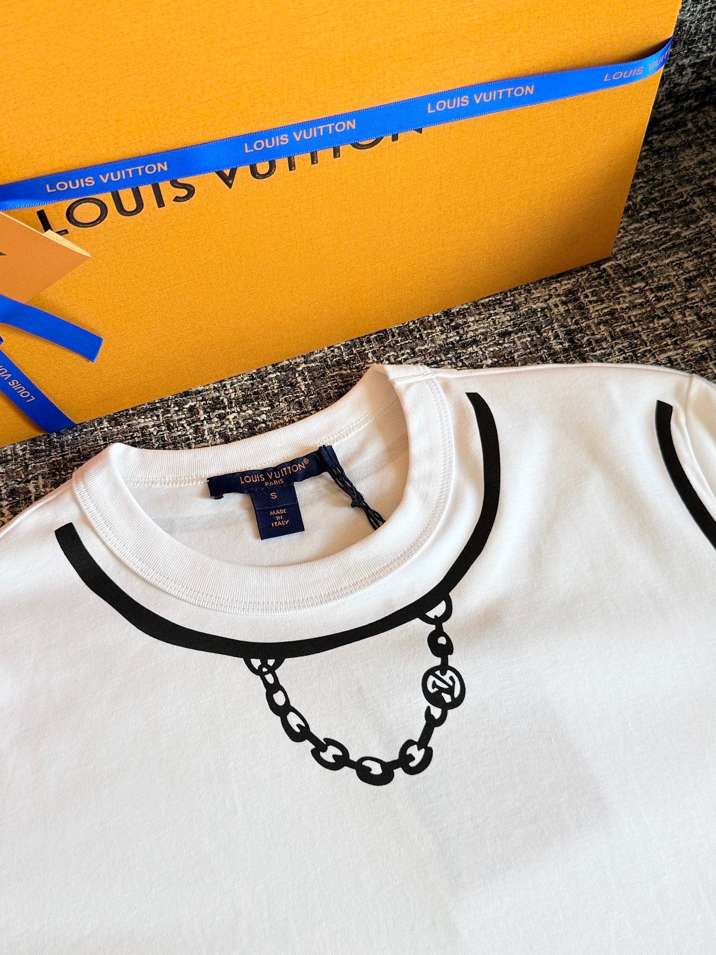 Timo / Louis Vuitton Two-Tone Line Print T-Shirt