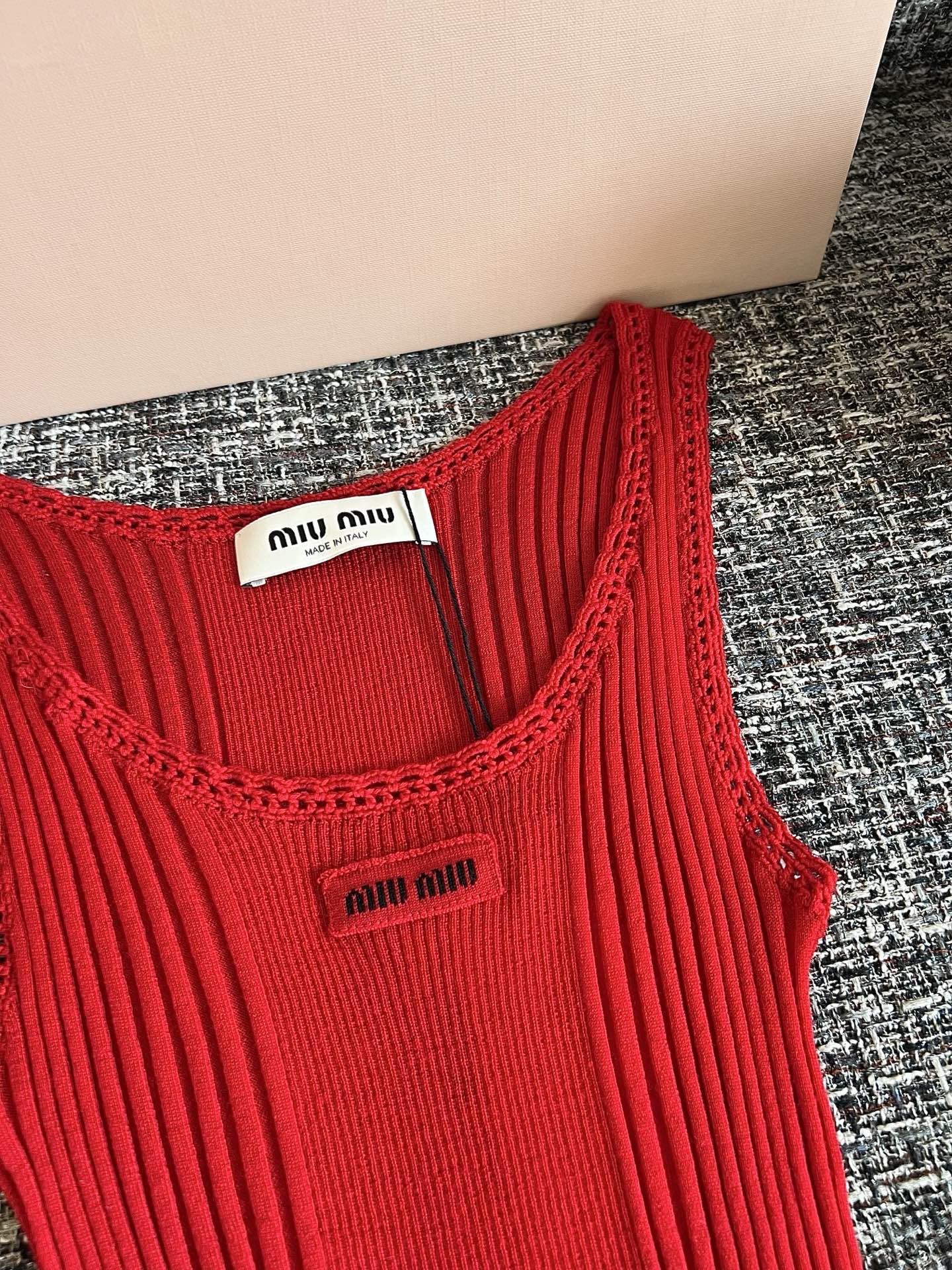 Timo / MIUMIU V-neck Strap Dress