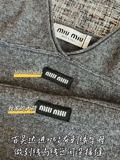 티모 / 미우미우 브이넥 스트랩 드레스