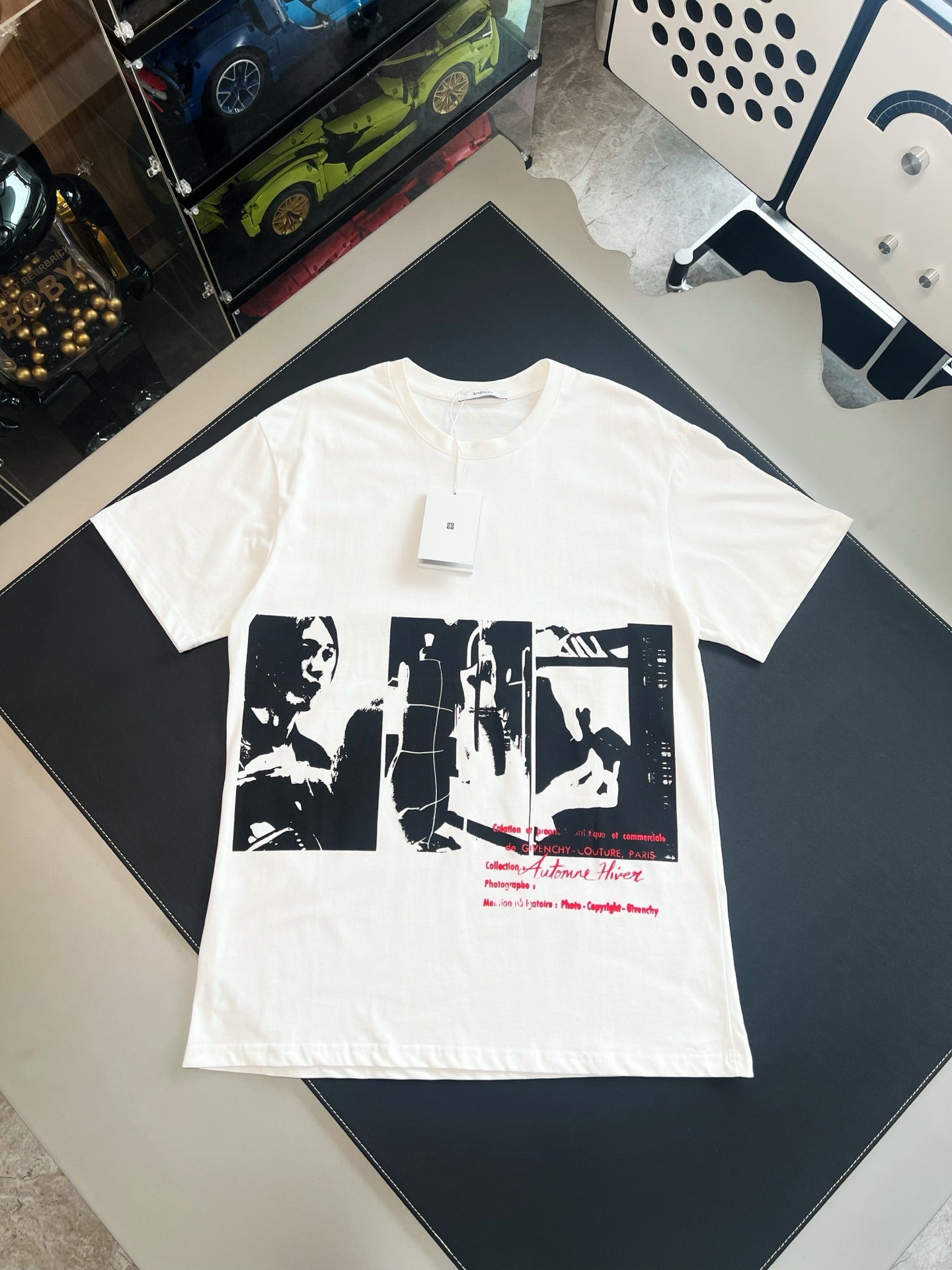 V Factory / Givenchy Short-Sleeved T-Shirt