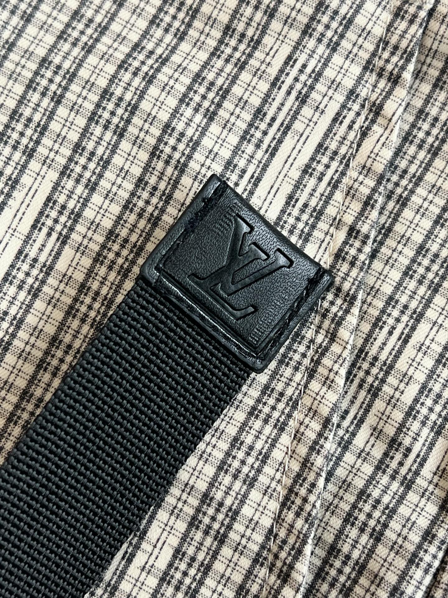 V Factory / Louis Vuitton Pants