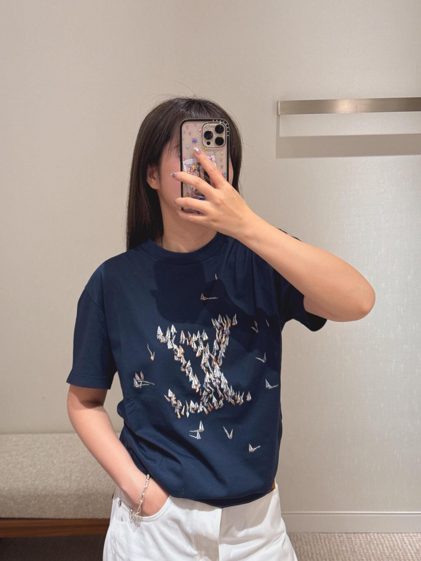 V factory / Louis Vuitton short-sleeved