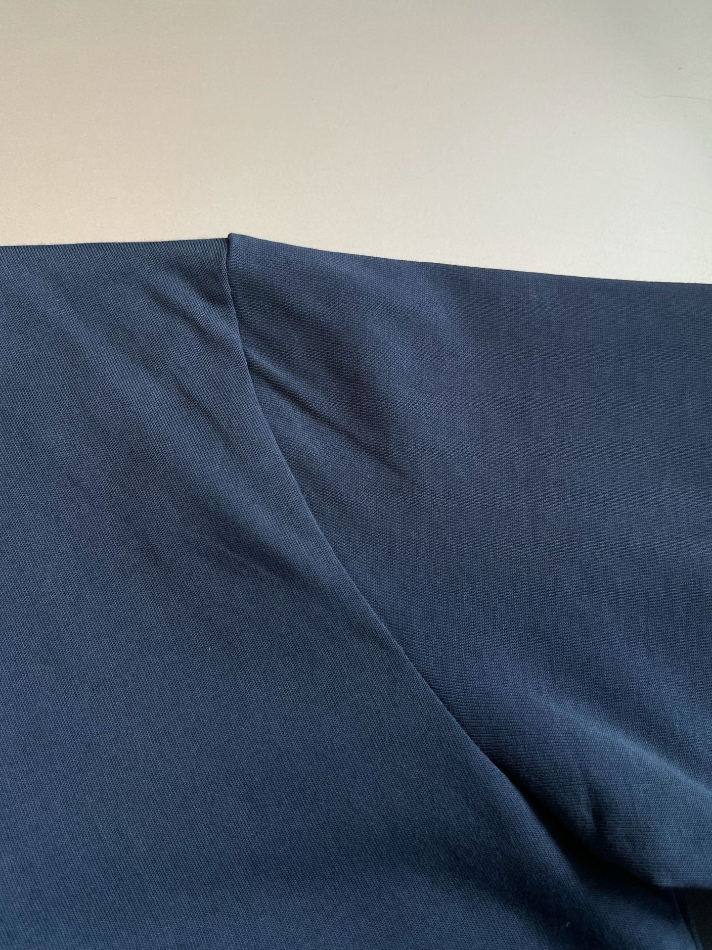 V factory / Louis Vuitton short-sleeved