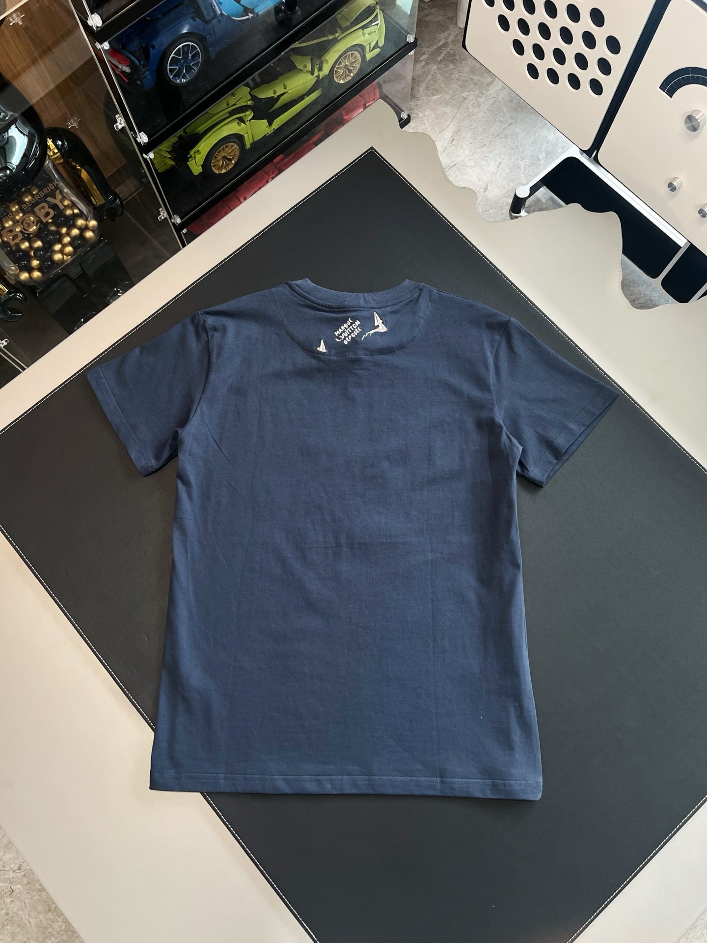 V factory / Louis Vuitton short-sleeved