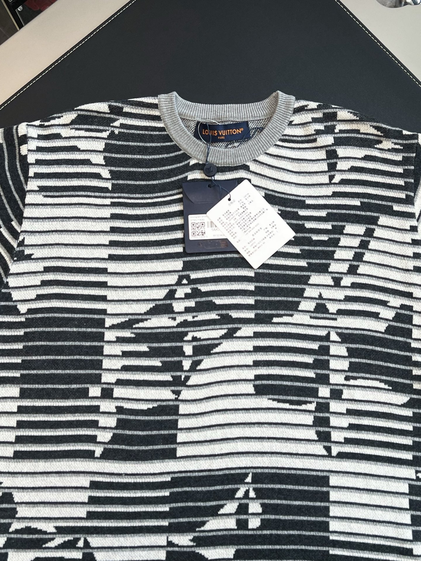 V Factory / Louis Vuitton T-shirt