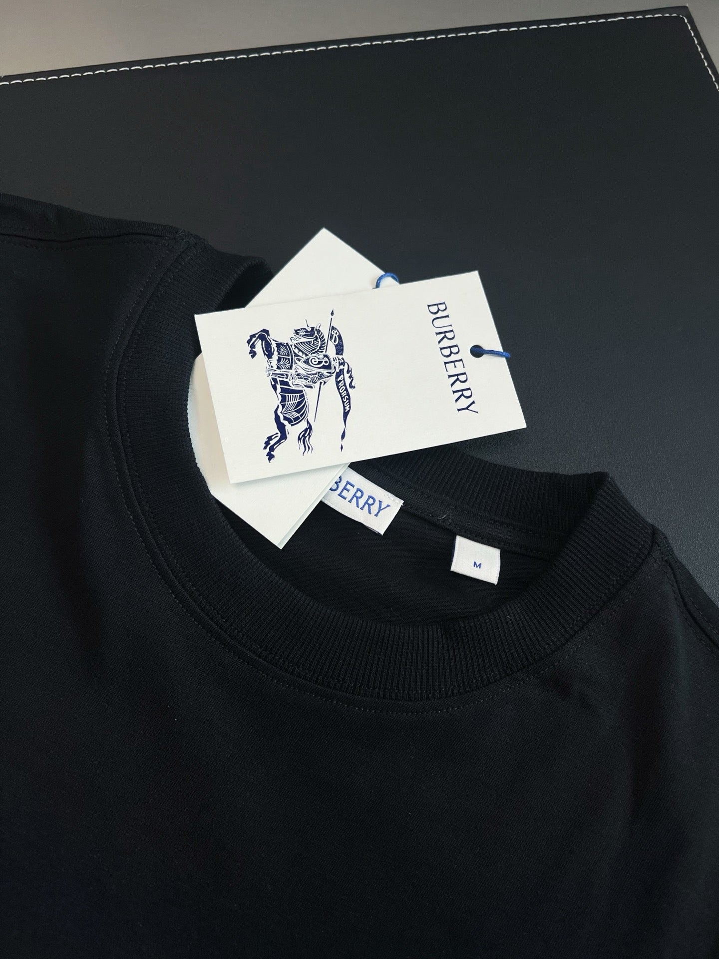 V factory / 버버리 긴팔