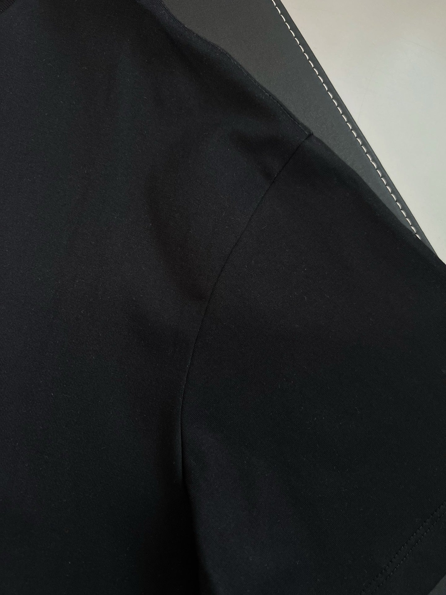 V공장 / 셀린느 반팔