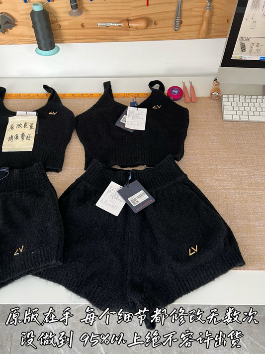 Timo / Louis Vuitton Metal Button Knit Shorts