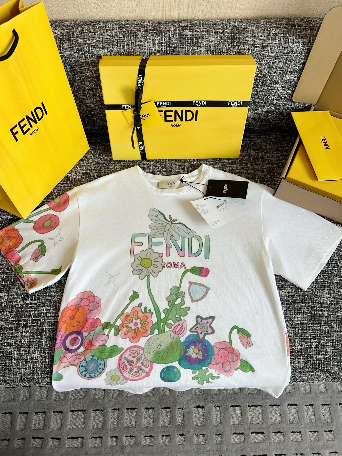 티모 / 펜디 꽃 나비 프린트 반팔 티셔츠