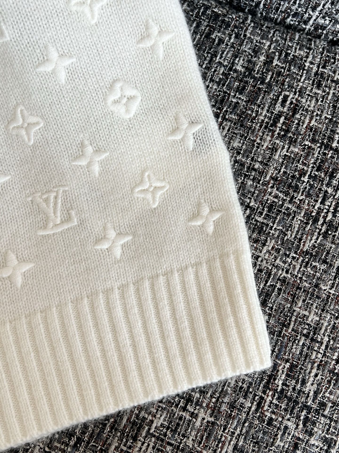 Timo / Louis Vuitton Monogram Embroidered Knit Short-Sleeve T-Shirt