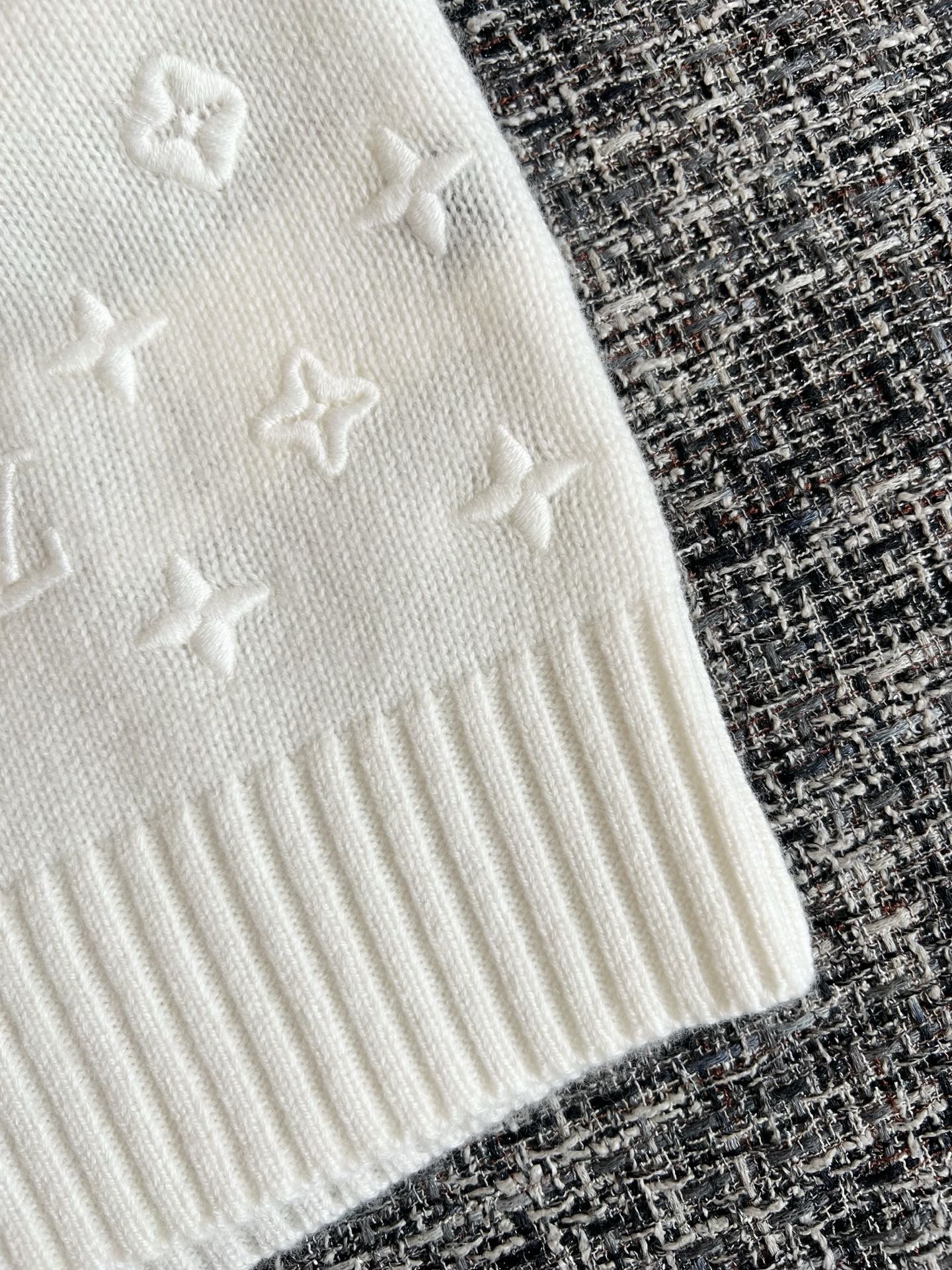 Timo / Louis Vuitton Monogram Embroidered Knit Short-Sleeve T-Shirt