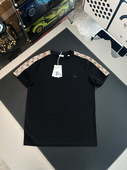 V Factory / Burberry Short Sleeve T-shirt