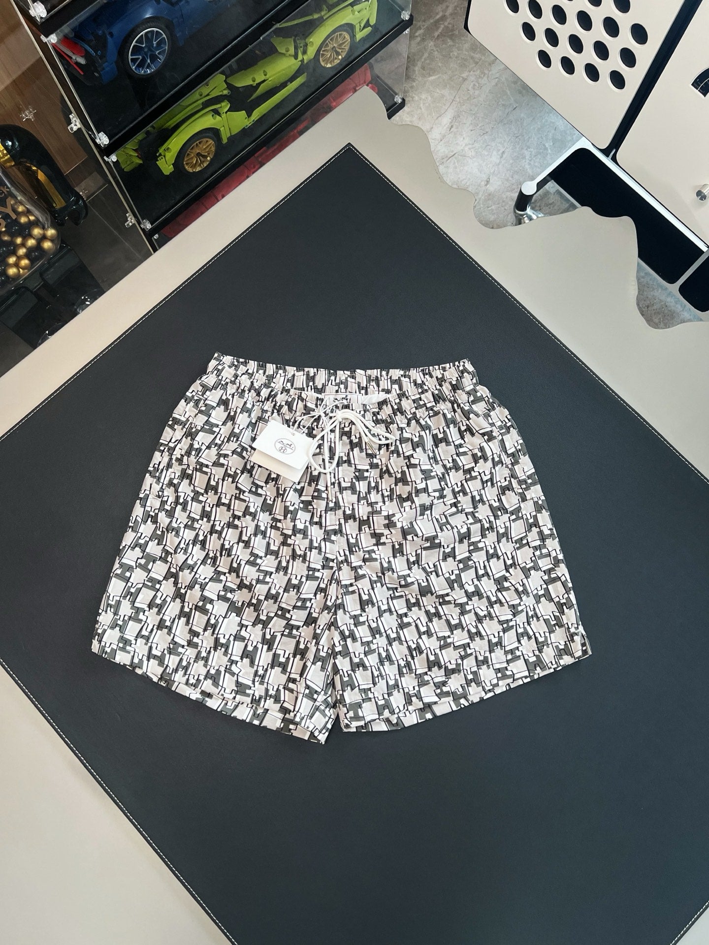 V factory / Dior shorts