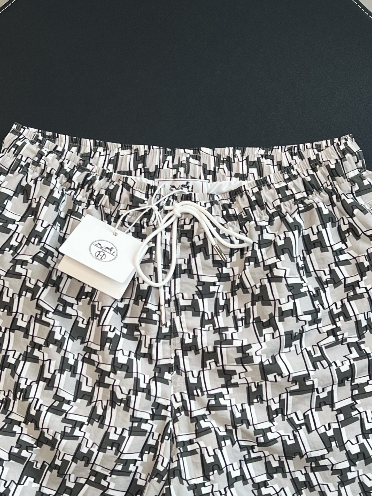 V factory / Dior shorts
