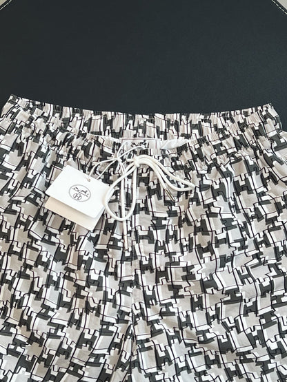 V factory / Dior shorts