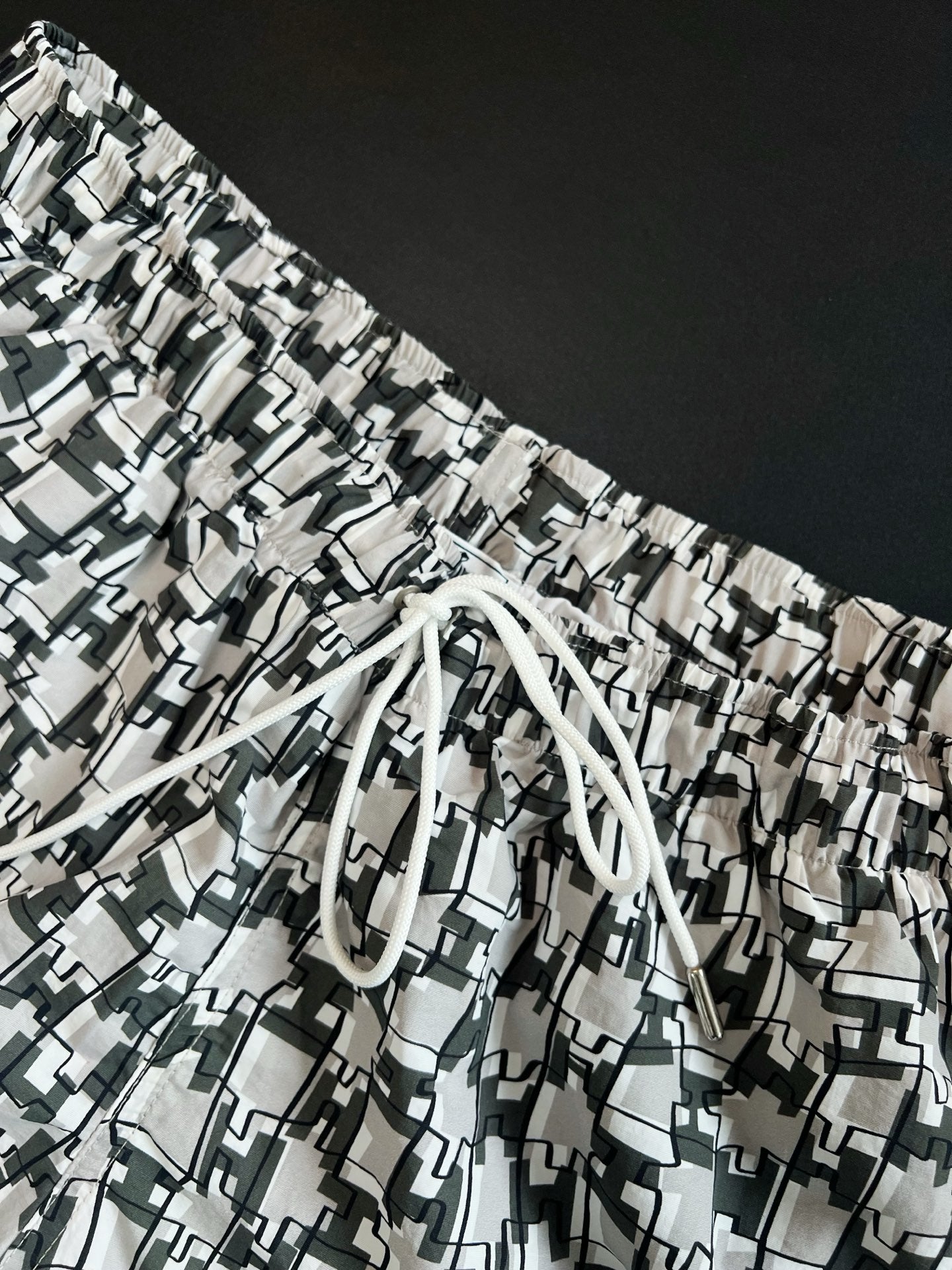 V factory / Dior shorts