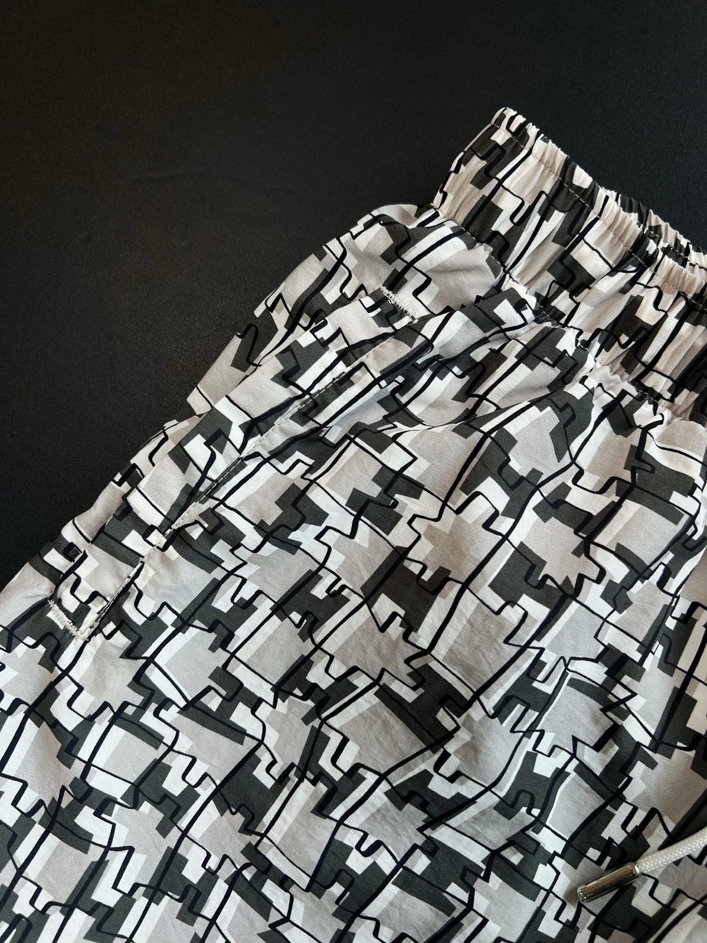 V factory / Dior shorts