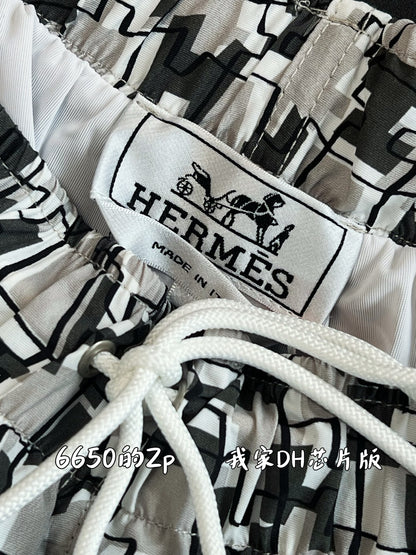 V factory / Dior shorts