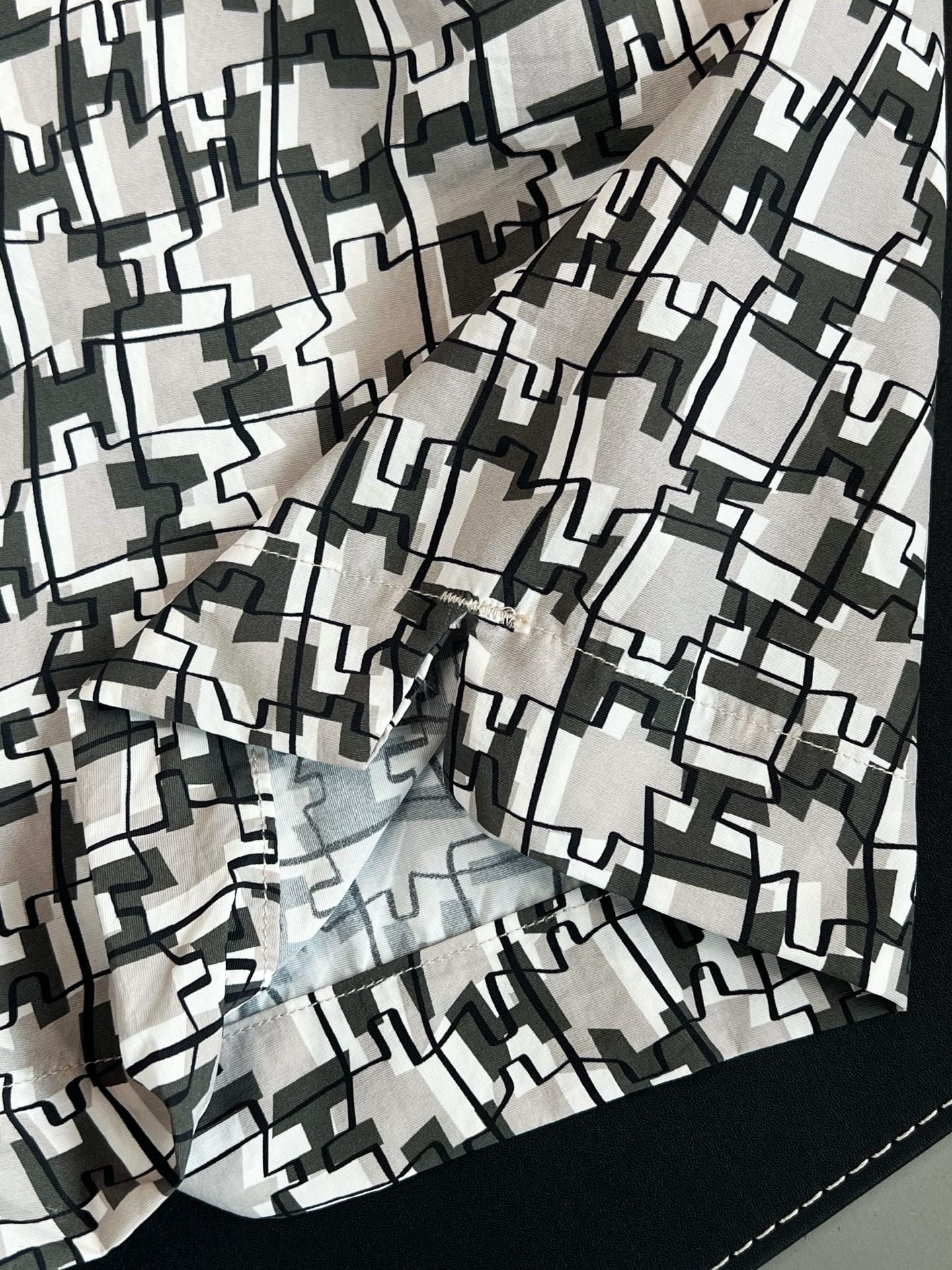 V factory / Dior shorts