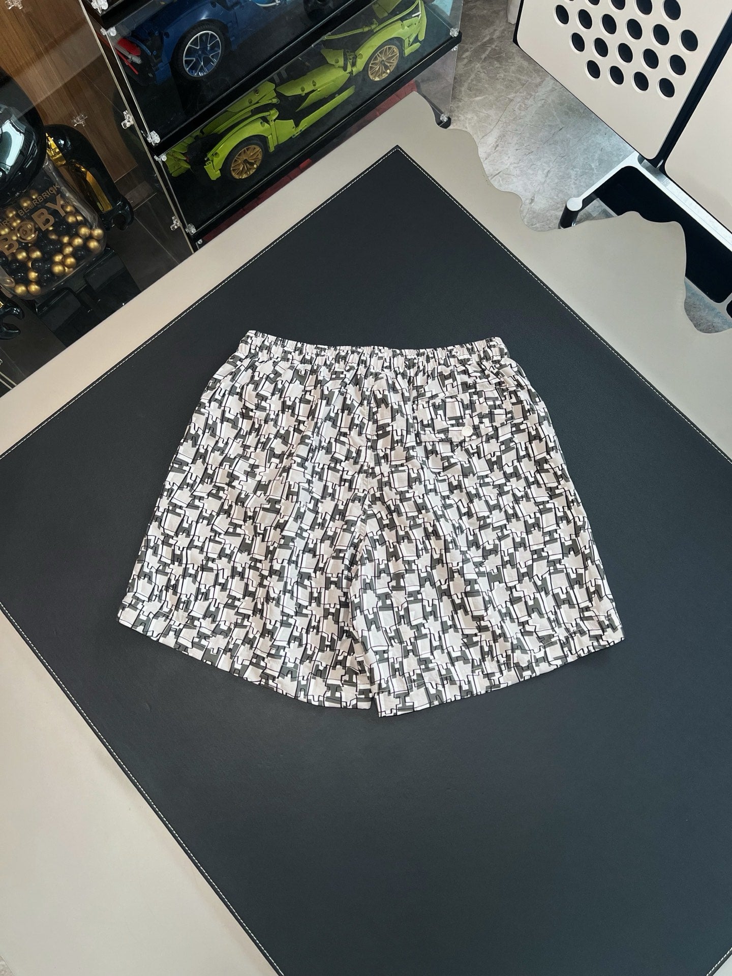 V factory / Dior shorts