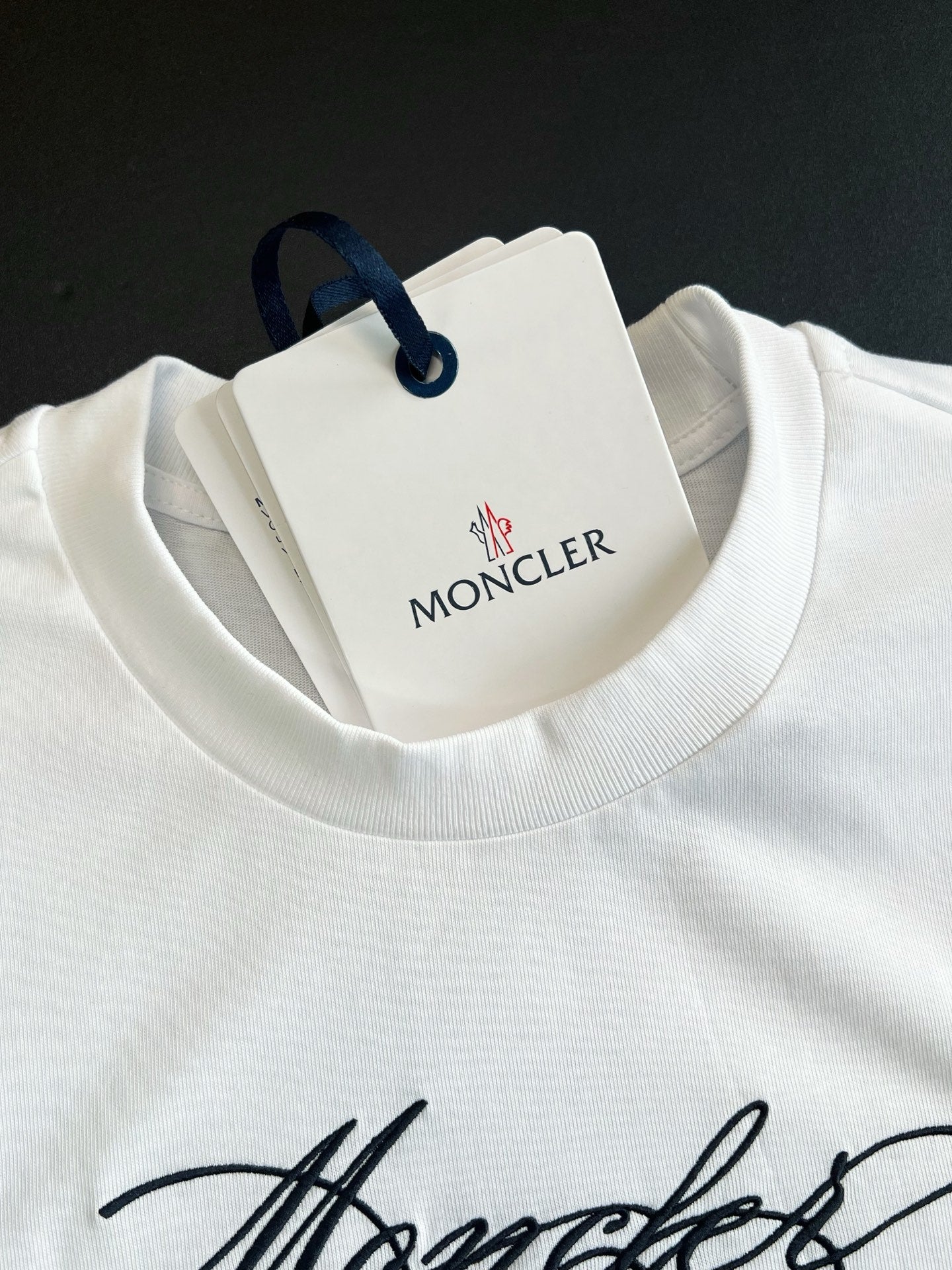 V공장 / 몽클레어 반팔