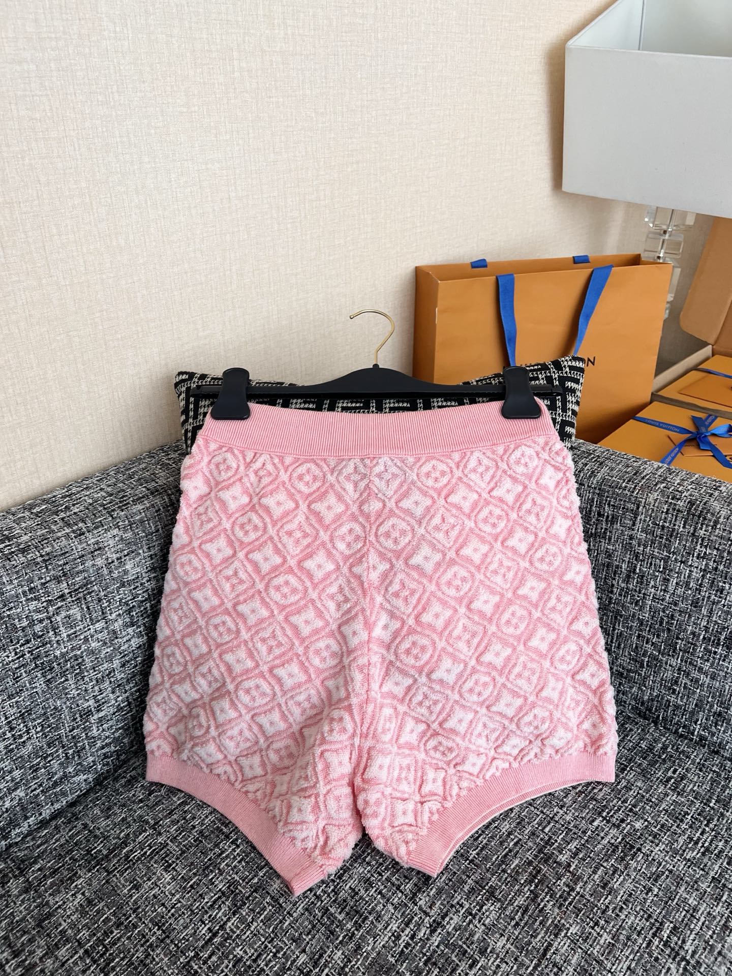 티모 / 로에베 핑크 울 반바지