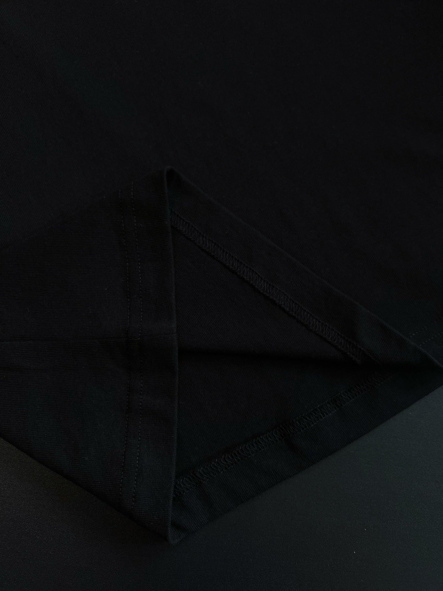 V공장 / 몽클레어 반팔 티셔츠