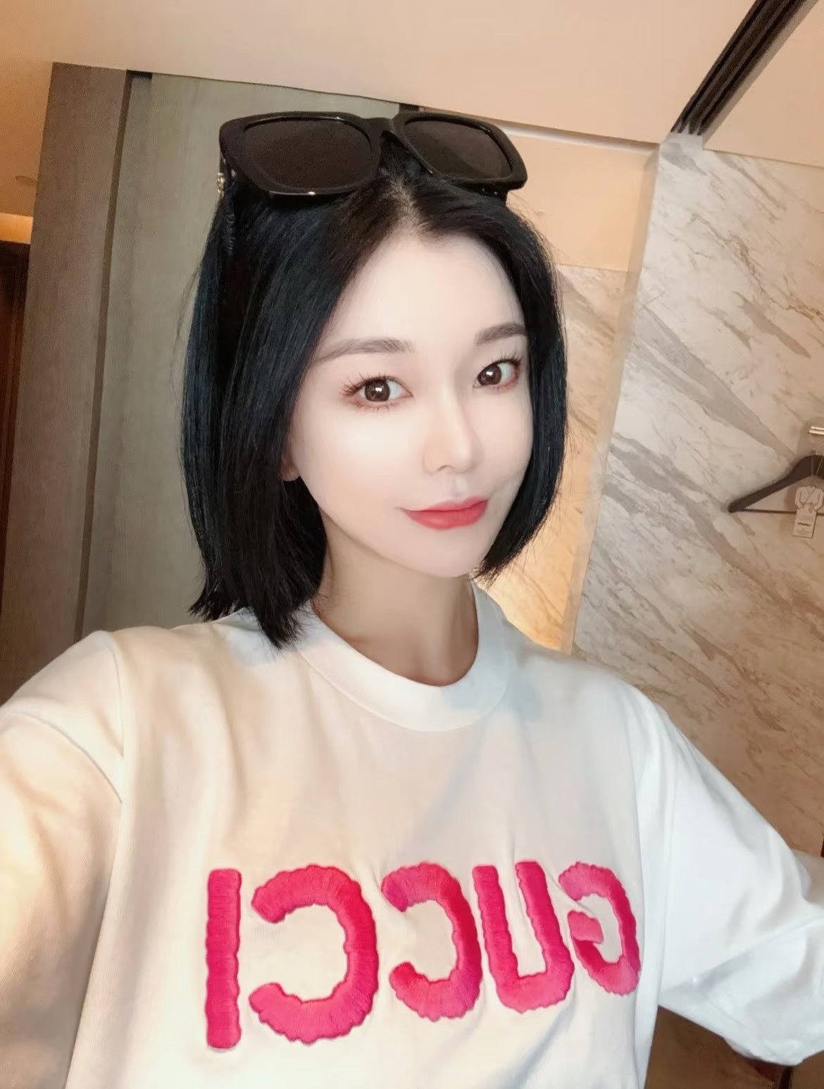 티모 / 구찌 분홍색 로고 반소매 티셔츠