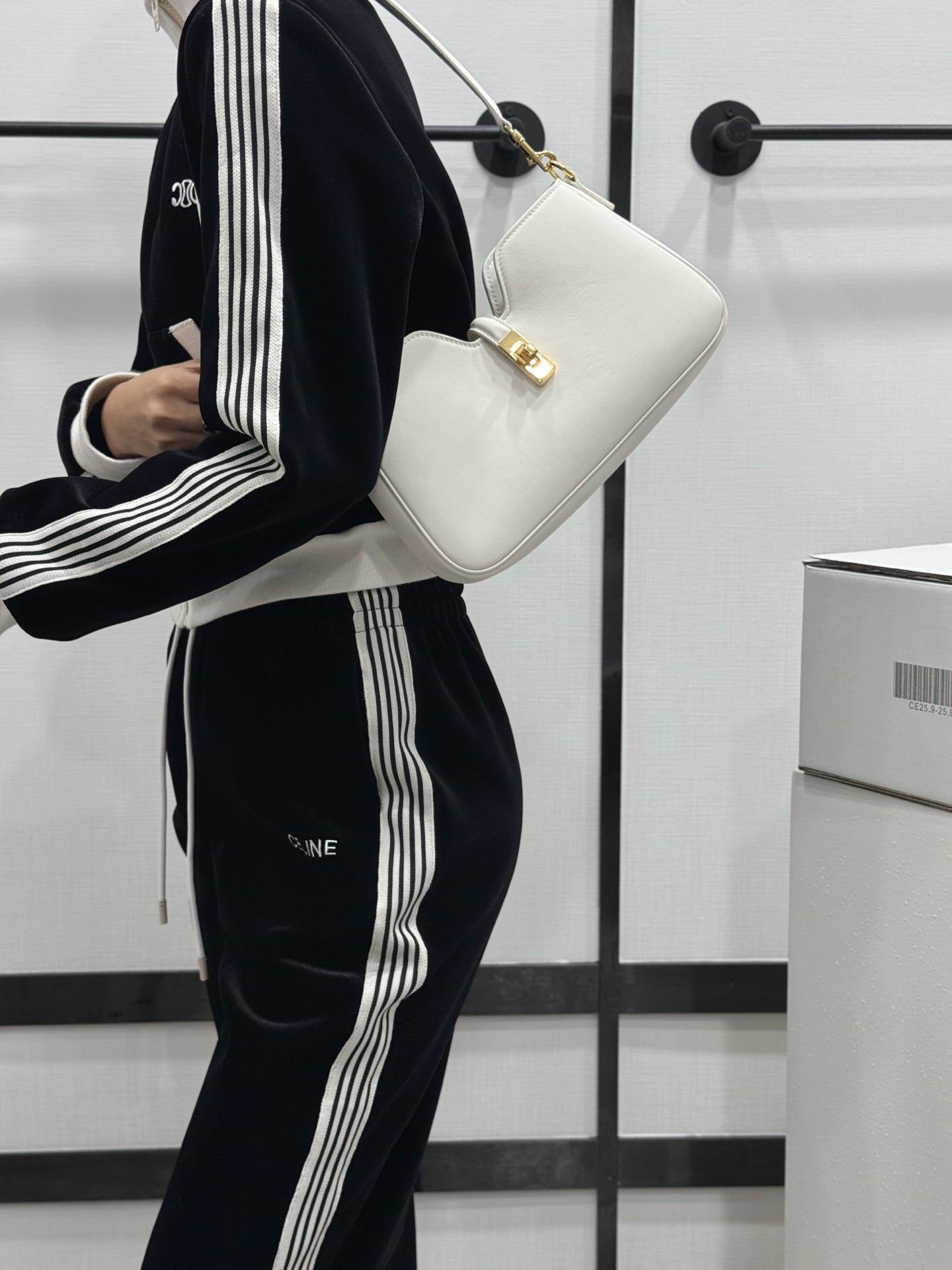 백경공장 / 셀린느 숄더백