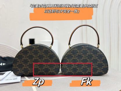 백경공장 / 셀린느 소가죽 하프문 백