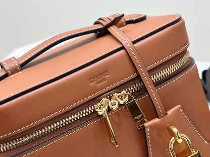 백경공장 / 셀린느 광택 소가죽 화장 케이스