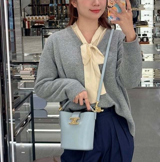 백경공장 / 셀린느 미니 스무스 소가죽 핸들 버킷 백