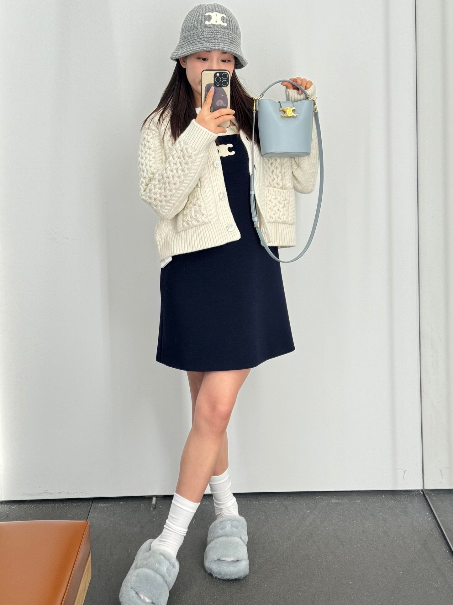 백경공장 / 셀린느 미니 스무스 소가죽 핸들 버킷 백