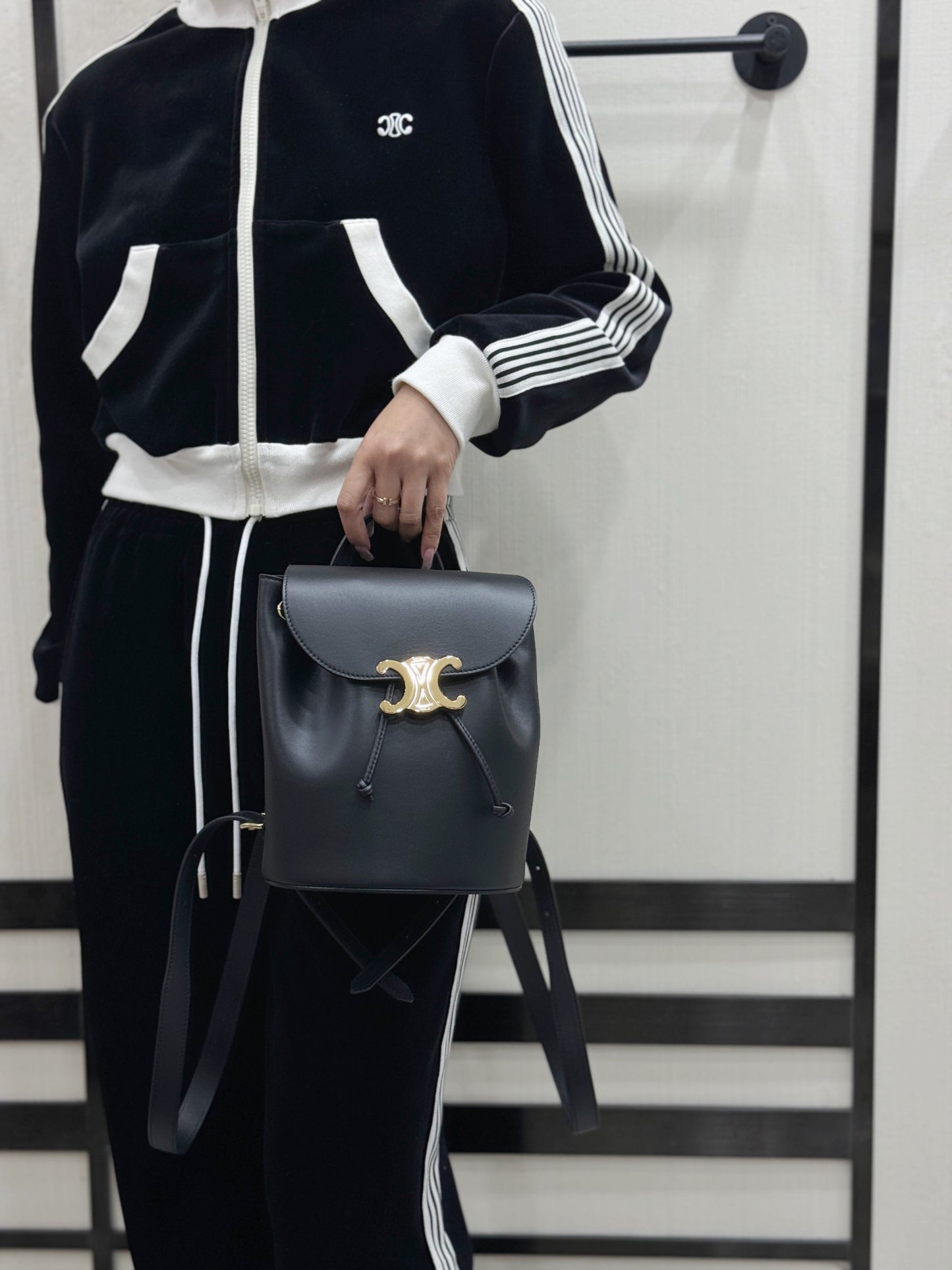 백경공장 / 셀린느 스무스 소가죽 백팩