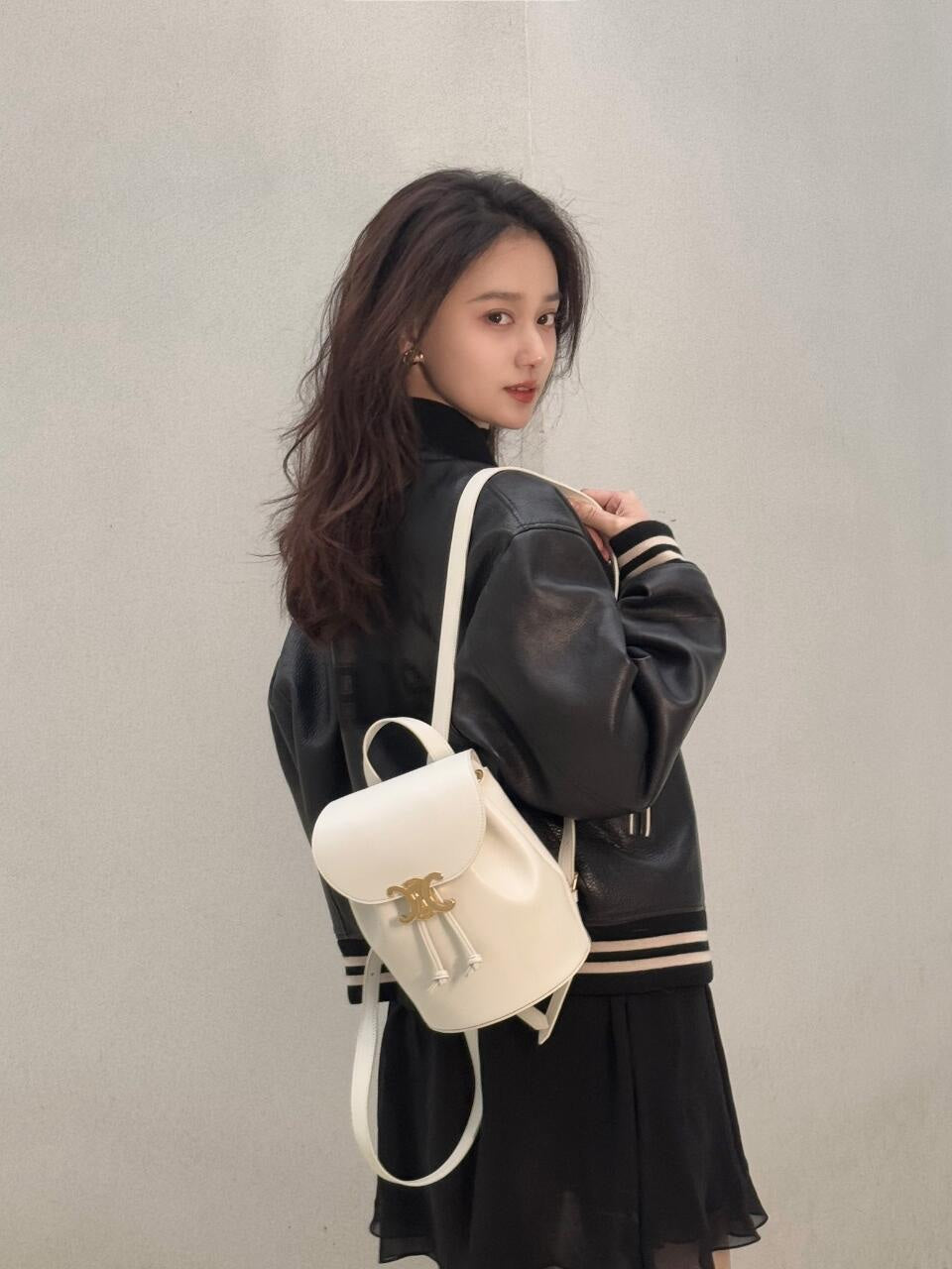 백경공장 / 셀린느 스무스 소가죽 백팩