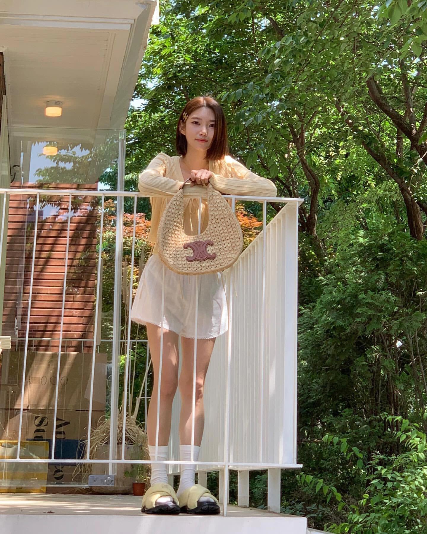 백경공장 / 셀린느 식물 소재 소가죽 호보 백
