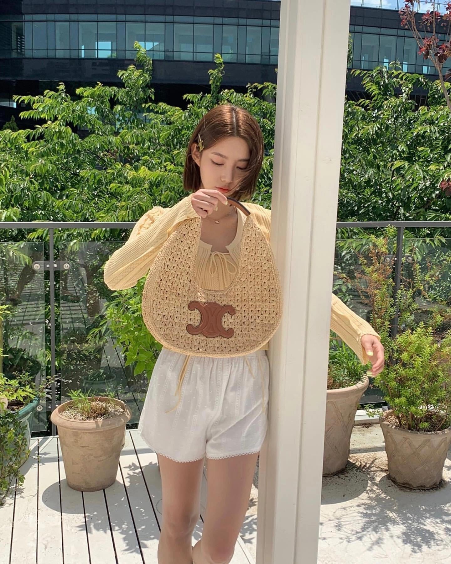 백경공장 / 셀린느 식물 소재 소가죽 호보 백