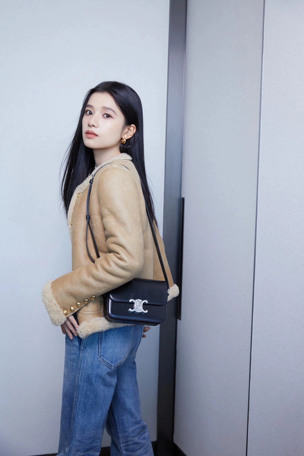 백경공장 / 셀린느 트리엄프 박스백 블랙 소가죽 실버 하드웨어