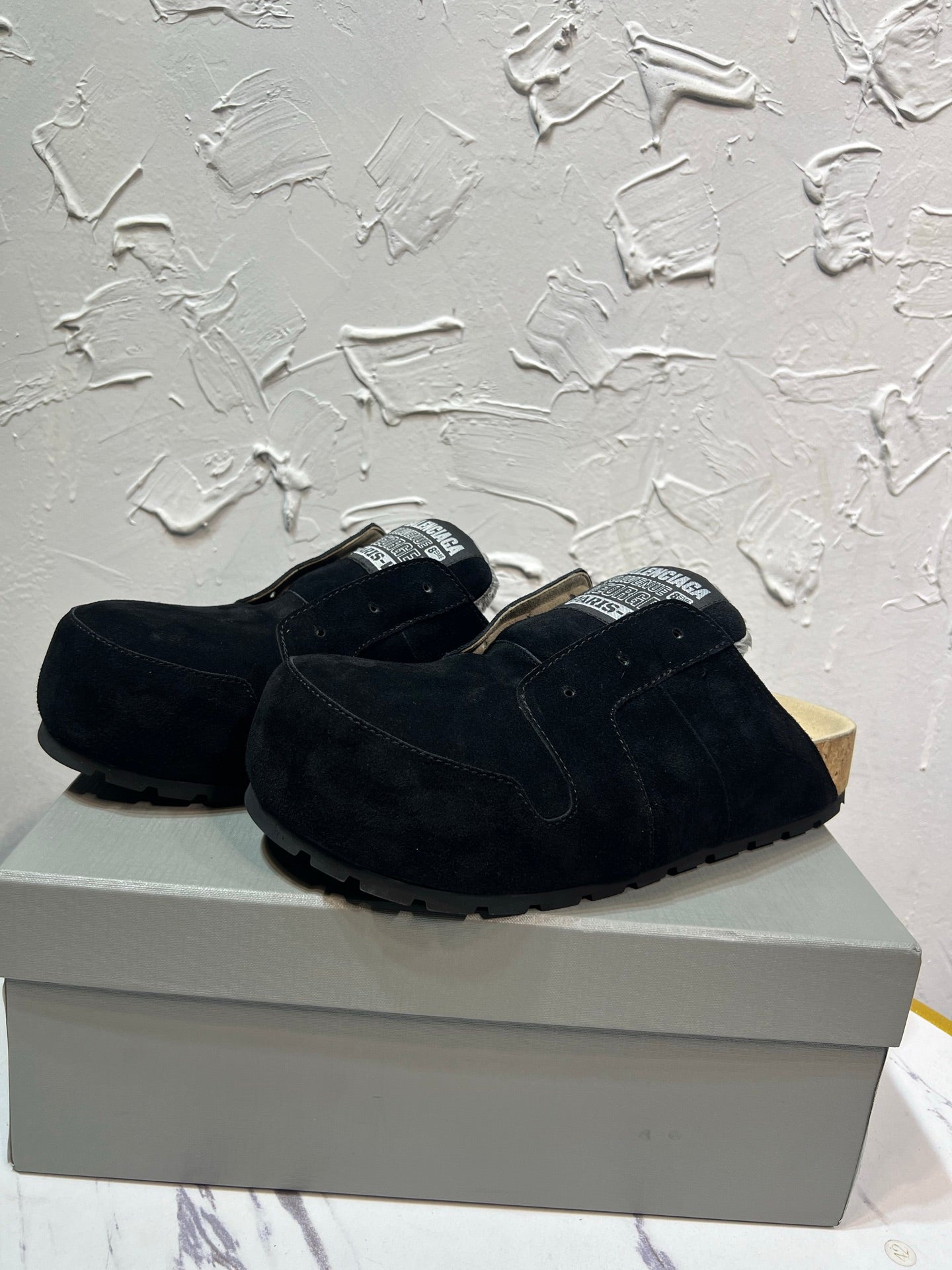빙셀러 / 발렌시아가 26FW 신상 DUMBO 남성 뮬 슈즈